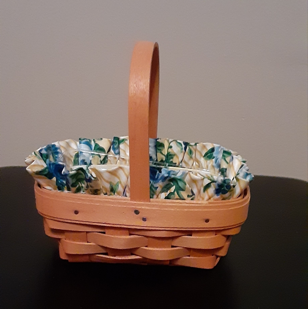 🌼Longaberger Parsley basket